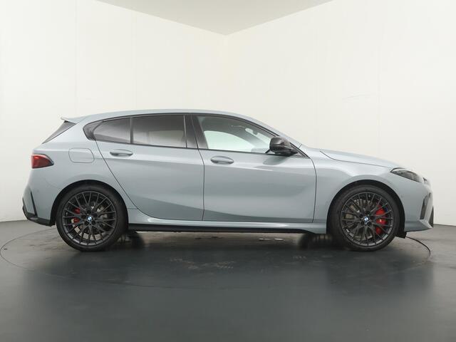 BMW 1-SERIE 120 | M-Sport Pro | Harman Kardon | Panoramadak | Adaptive Cruise