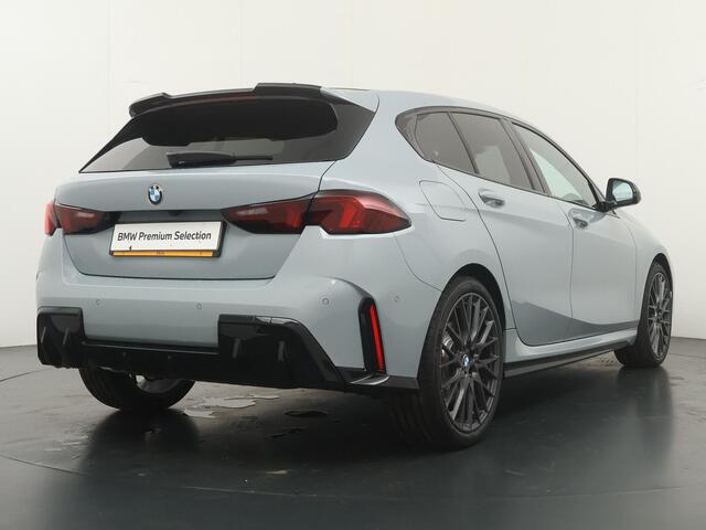 BMW 1-SERIE 120 | M-Sport Pro | Harman Kardon | Panoramadak | Adaptive Cruise