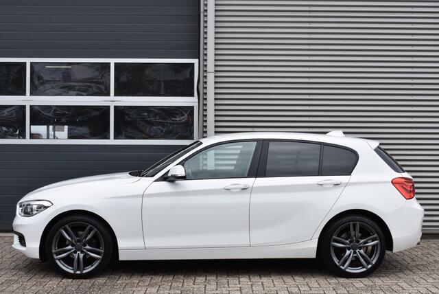 BMW 1-SERIE 118I EXECUTIVE / M-SPORT VELGEN / KEYLESS / CLIMA