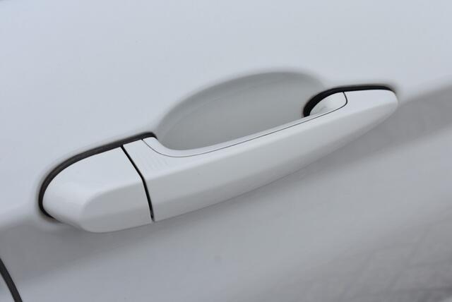 BMW 1-SERIE 118I EXECUTIVE / M-SPORT VELGEN / KEYLESS / CLIMA