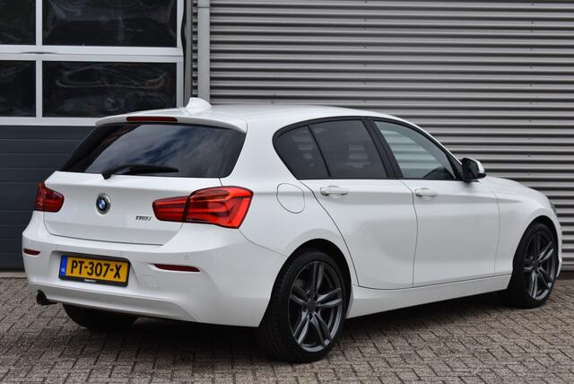 BMW 1-SERIE 118I EXECUTIVE / M-SPORT VELGEN / KEYLESS / CLIMA