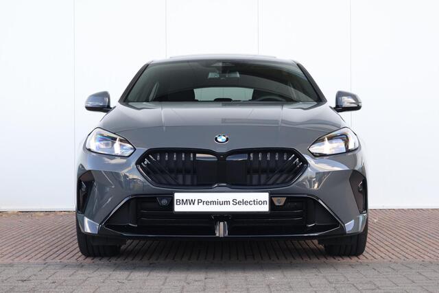 BMW 1-SERIE 120 M Sport Design Edition | Sport Pakket Pro | Invidual Grigio-Telesto | Panorama Dak | Harman Kardon | Elektr. Achterklep | Comforttoegang |