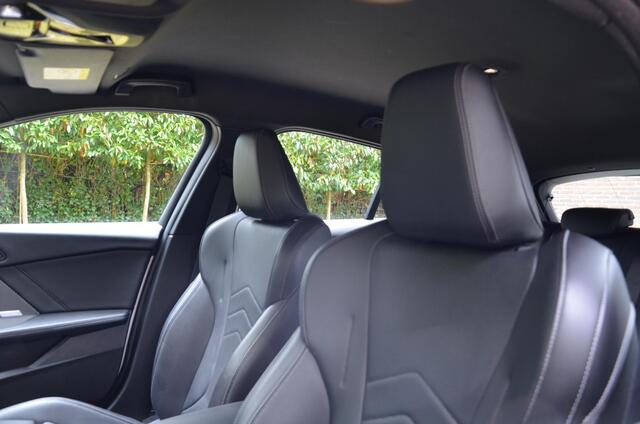 BMW 1-SERIE 120 M Sport M Aerodynamica/Led/Pdc/Ecc/Stoelverwarming/Leer/Achteruitrijcamera/Premium pack/Apple Carplay/Android Auto/HiFi System Harman Kardon