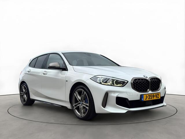 BMW 1-SERIE M135I 306PK XDrive High Executive Schaalstoelen Head-UP