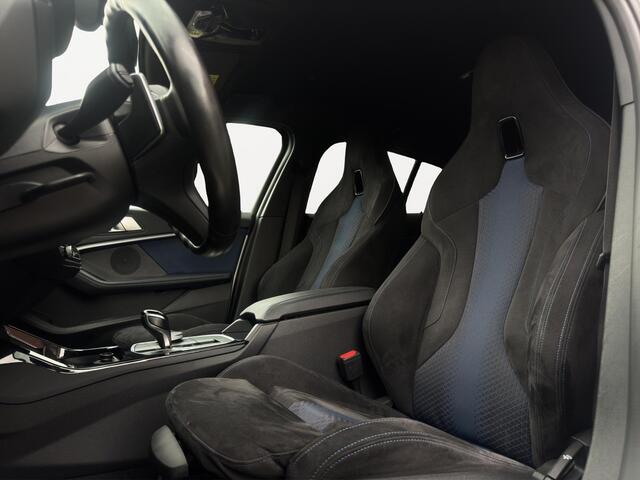 BMW 1-SERIE M135I 306PK XDrive High Executive Schaalstoelen Head-UP