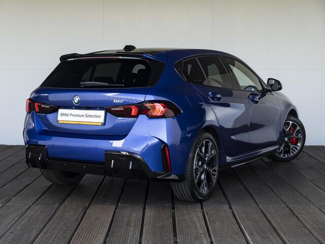 BMW 1-SERIE 120 | M Sportpakket Pro | Comfort Access | Driving Assistant Plus | M Adaptief Onderstel | Stuurwielrand verwarmd | Sportstoelen | 18 inch