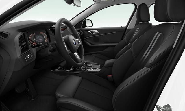 BMW 1-SERIE 118i Sport Line | HiFi | 17" | Automaat | 2 jaar BMW garantie