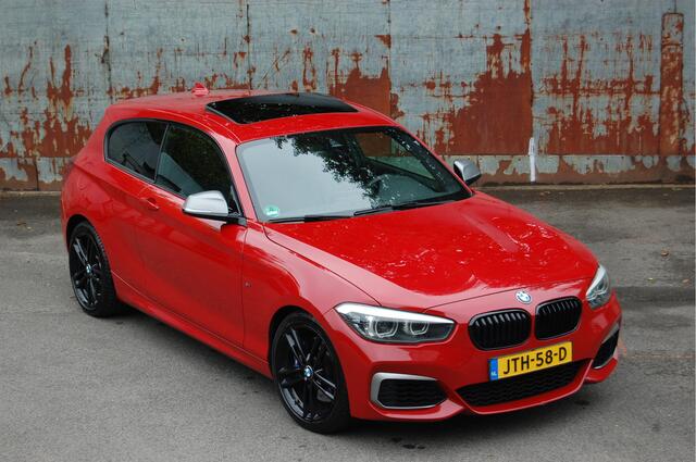 BMW 1-SERIE M140i High Executive / Aut / LCI2 / Navi / 2018