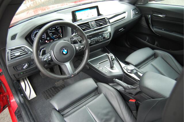 BMW 1-SERIE M140i High Executive / Aut / LCI2 / Navi / 2018