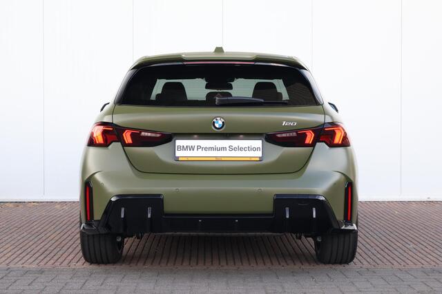 BMW 1-SERIE 120 M Sport Design Edition | Sport Pakket Pro | Panorama Dak | Driving Assistant Plus | Harman Kardon | Invidual Frozen Urban Green | Parking Assistant Plus |