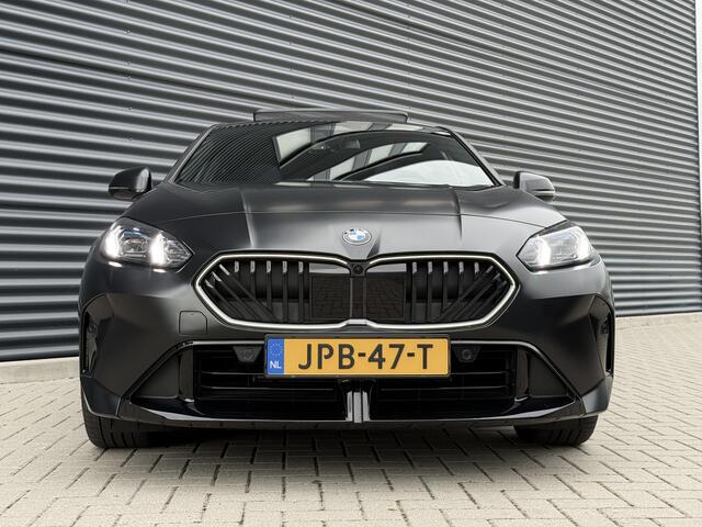 BMW 1-SERIE 120 M-Sport Frozen Black NWP €59.446,- Full Options
