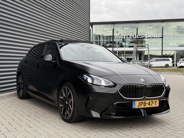 BMW 1-SERIE 120 M-Sport Frozen Black NWP €59.446,- Full Options