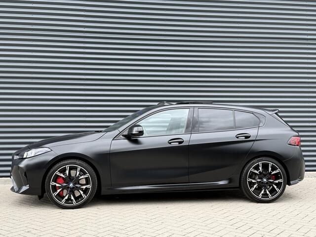 BMW 1-SERIE 120 M-Sport Frozen Black NWP €59.446,- Full Options