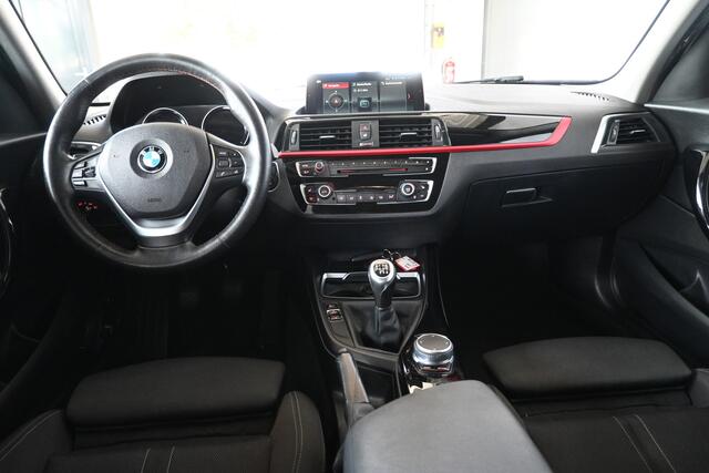 BMW 1-SERIE 116i Sport Cima Navigatie Pdc Cruise Control LED Stoelverwarming Inruil Mogelijk!