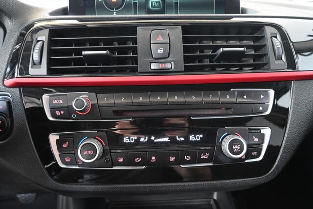 BMW 1-SERIE 116i Sport Cima Navigatie Pdc Cruise Control LED Stoelverwarming Inruil Mogelijk!