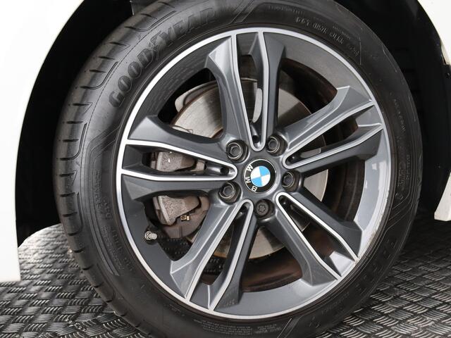 BMW 1-SERIE 118i Executive Edition (NL-Auto / Afn. trekhaak / Digitaal dashboard / Carplay / Cruise)