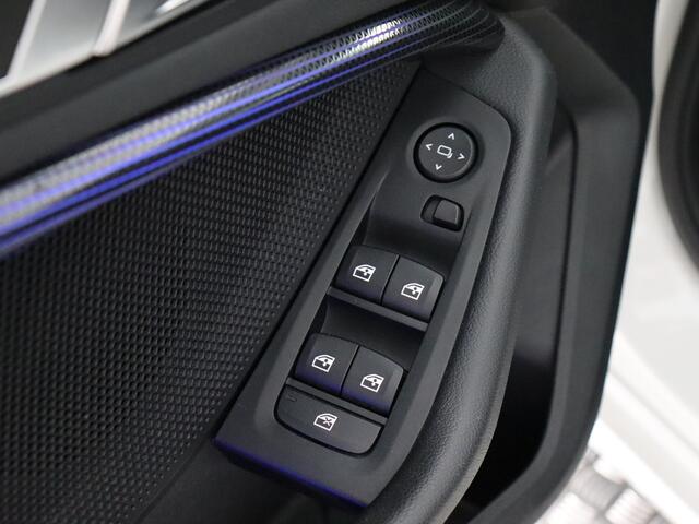 BMW 1-SERIE 118i Executive Edition (NL-Auto / Afn. trekhaak / Digitaal dashboard / Carplay / Cruise)