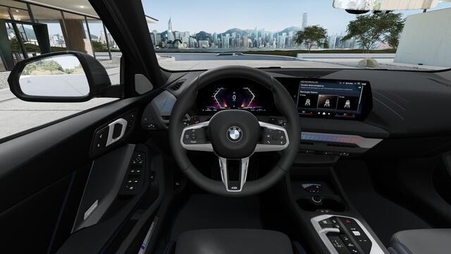 BMW 1-SERIE 120 M Sport Automaat / Panoramadak / Sportstoelen / Comfort Access / Parking Assistant Plus / Head-Up / Stuurverwarming