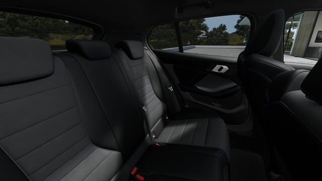BMW 1-SERIE 120 M Sport Automaat / Panoramadak / Sportstoelen / Comfort Access / Parking Assistant Plus / Head-Up / Stuurverwarming