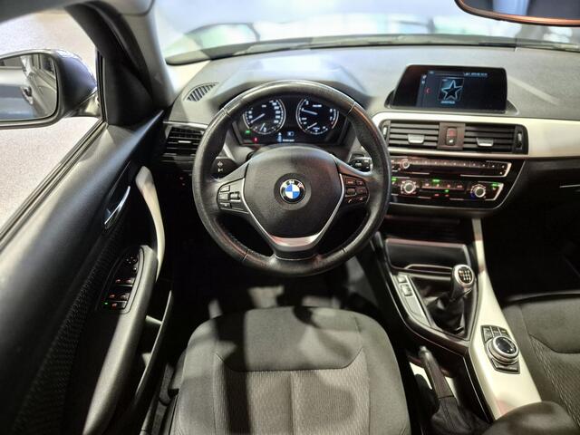 BMW 1-SERIE 116i Executive Navi | Verw. stoelen| Sensoren | Trekhaak | Nette auto