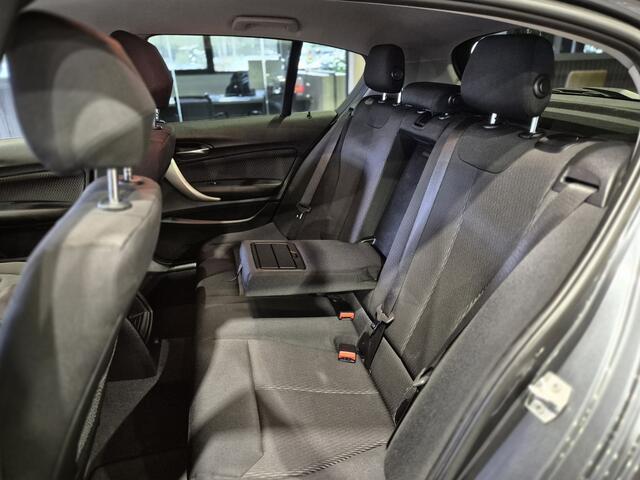 BMW 1-SERIE 116i Executive Navi | Verw. stoelen| Sensoren | Trekhaak | Nette auto
