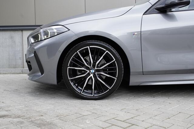 BMW 1-SERIE 118i Executive | M-Sport | Pano | Keyless | Stoel/stuurverwarming |