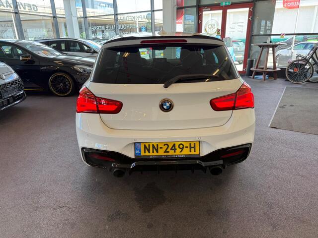 BMW 1-SERIE 118i Centennial High Executive M Sport Automaat | Lederen bekleding | Cruise control | Climate control | Navigatie | Adaptief onderstel | Stoelverwarming | 18''INCH