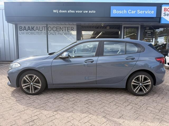 BMW 1-SERIE 118i Intro Edition | Stoel & Stuurverwarming | PDC