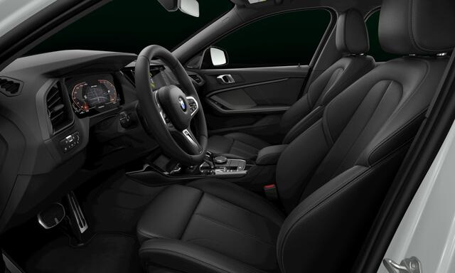 BMW 1-SERIE M135i xDrive | Live Cockpit | Panorama | Leder | Memory | H&K | Head-Up | Camera | 19"LM | Skyscraper Grey