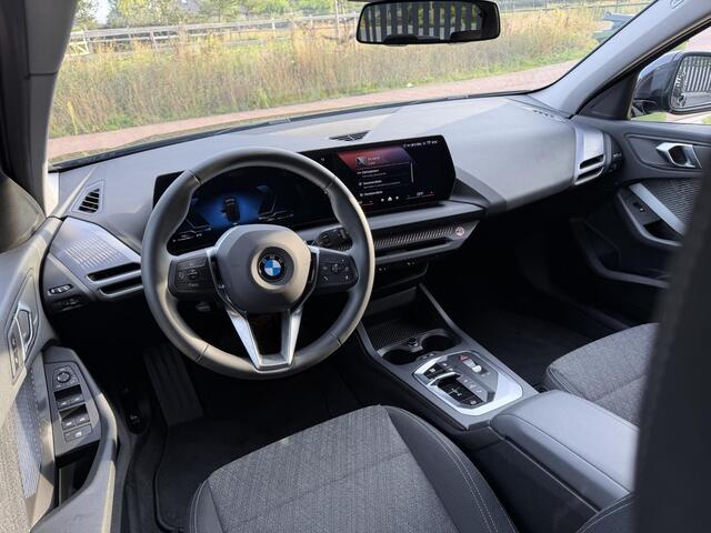 BMW 1-SERIE 120 M Sport Design Edition | M-Pakket | Camera | Apple Carplay | NL-Auto |