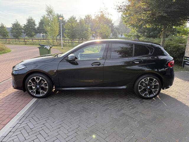 BMW 1-SERIE 120 M Sport Design Edition | M-Pakket | Camera | Apple Carplay | NL-Auto |