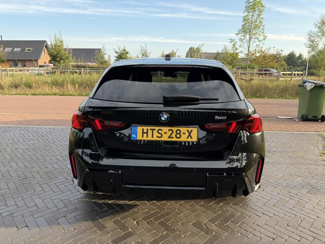 BMW 1-SERIE 120 M Sport Design Edition | M-Pakket | Camera | Apple Carplay | NL-Auto |