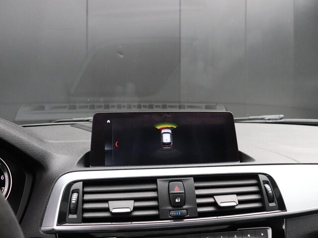 BMW 1-SERIE 118i High Executive | AUT. | M SPORT | LEDER | SCHUIFDAK | TREKHAAK | PDC | STOELVERW. | CRUISE |