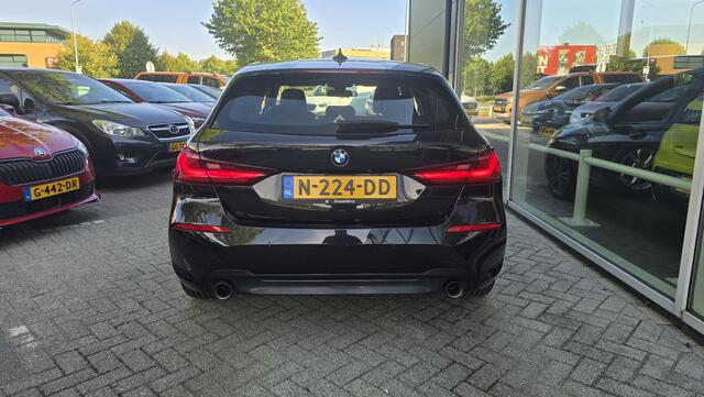 BMW 1-SERIE 120i High Executive M-Sport