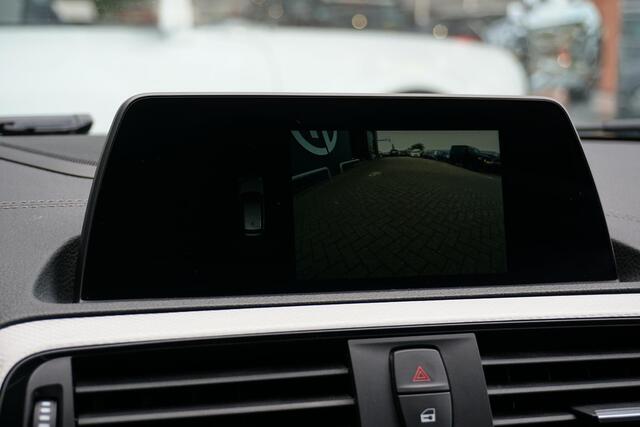 BMW 1-SERIE 118i High Executive M Sport + CAMERA | HARMAN/KARDON | SPORTSTOELEN | LED