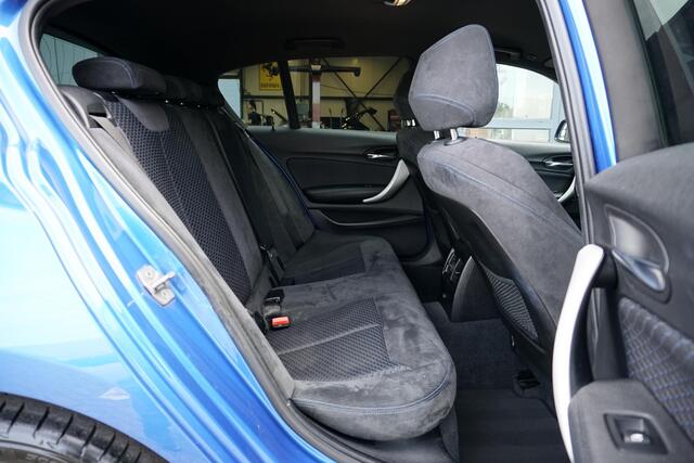 BMW 1-SERIE 118i High Executive M Sport + CAMERA | HARMAN/KARDON | SPORTSTOELEN | LED