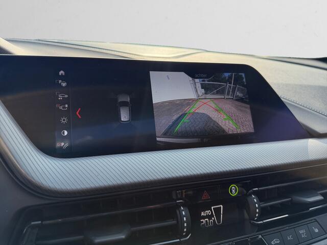 BMW 1-SERIE 118i M Sport Aut- Panoramadak, Carplay, Android Auto, Sfeerverlichting, Camera, Xenon Led