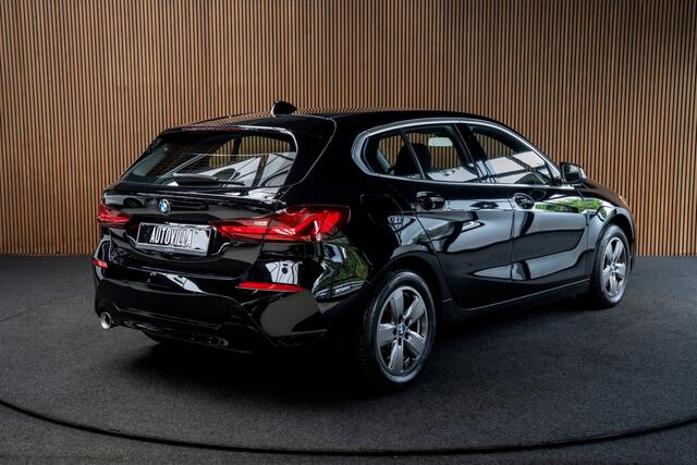 BMW 1-SERIE 116i Navi Climate PDC Stuurverwarming Stoelverwarming LM velgen BTW auto