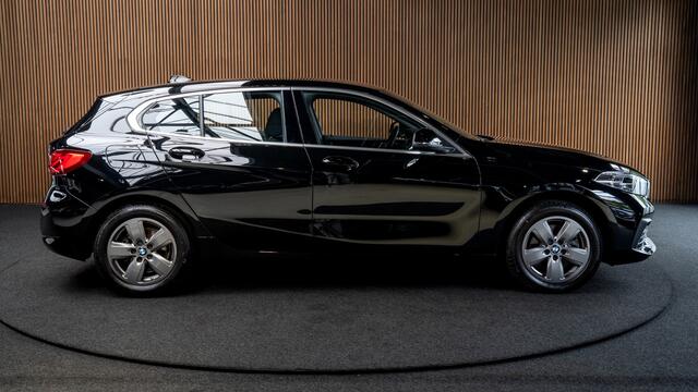 BMW 1-SERIE 116i Navi Climate PDC Stuurverwarming Stoelverwarming LM velgen BTW auto