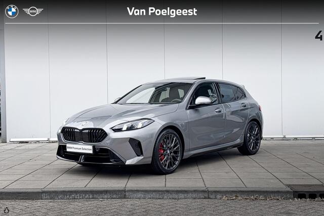 BMW 1-SERIE 120 M Sport M-Sport Pro / 19inch / Glazendak / Stoelverwarming / Getinte Ramen / Harman Kardon / Comfort Acces