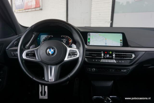 BMW 1-SERIE 120i Carplay | Dealerauto | M-Pakket | Live Cockpit | 180 pk