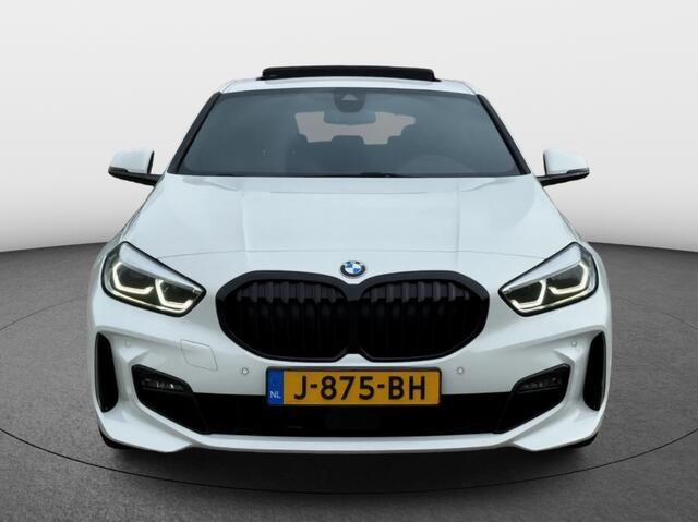 BMW 1-SERIE 118i Executive M-Sport | Pano | Head-up | Shadow line-pack | Stoelverwarming