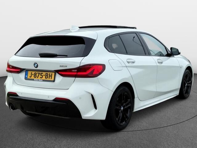 BMW 1-SERIE 118i Executive M-Sport | Pano | Head-up | Shadow line-pack | Stoelverwarming