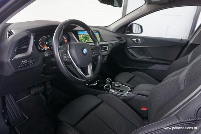 BMW 1-SERIE 118i Carplay | Sportinter | Camera | Stoelverwarming
