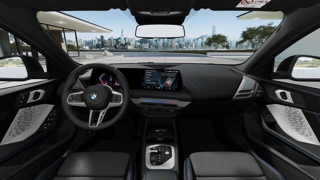 BMW 1-SERIE 120 M Sport Automaat / Sportstoelen / Adaptieve LED / Achteruitrijcamera / Stoelverwarming / Getint glas