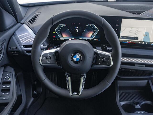 BMW 1-SERIE 120 | M Sportpakket Pro | Premium Pack | Comfort Access | Stuurwielrand verwarmd | Panoramadak | Sportstoelen | 18 inch