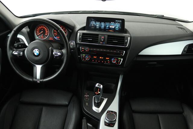 BMW 1-SERIE 118i High Executive (CAMERA, STOELVERWARMING, NAVIGATIE, CRUISE CONTROL)