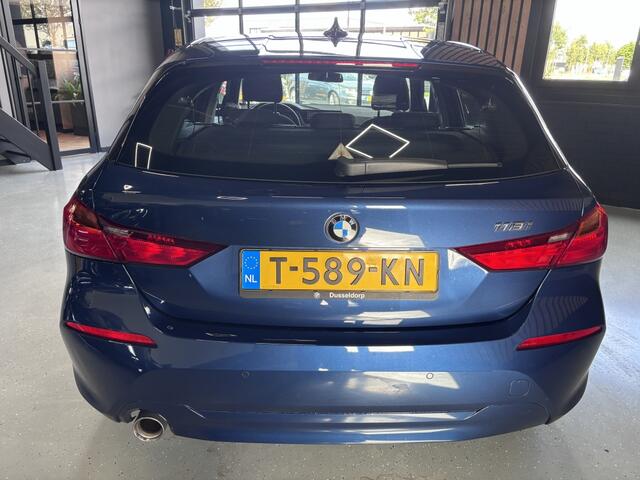 BMW 1-SERIE 118i Intro DEALER ONDERHOUDEN/CARPLAY
