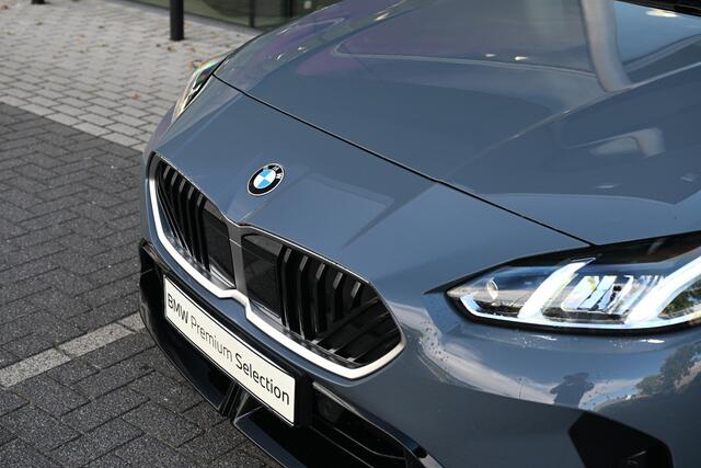 BMW 1-SERIE 120 M Sport Automaat / Sportstoelen / Achteruitrijcamera / Stoelverwarming / PDC / Stuurverwarming