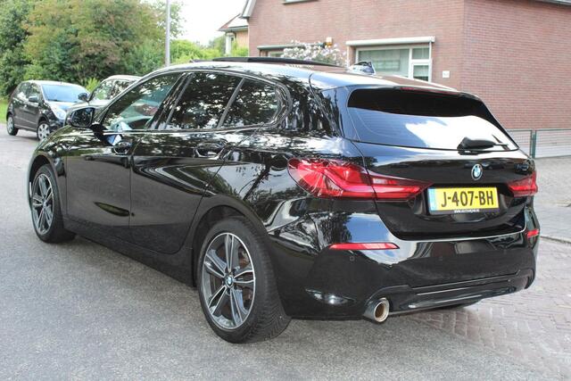 BMW 1-SERIE 118i Executive Edition Pano, Aut, Blackline, Applecarplay, Garantie